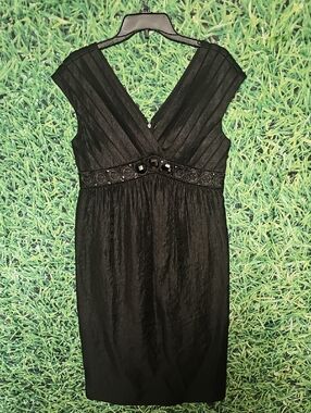 Adrianna Papell Black V-Neck Embellished Midi Dress with Cap Sleeves